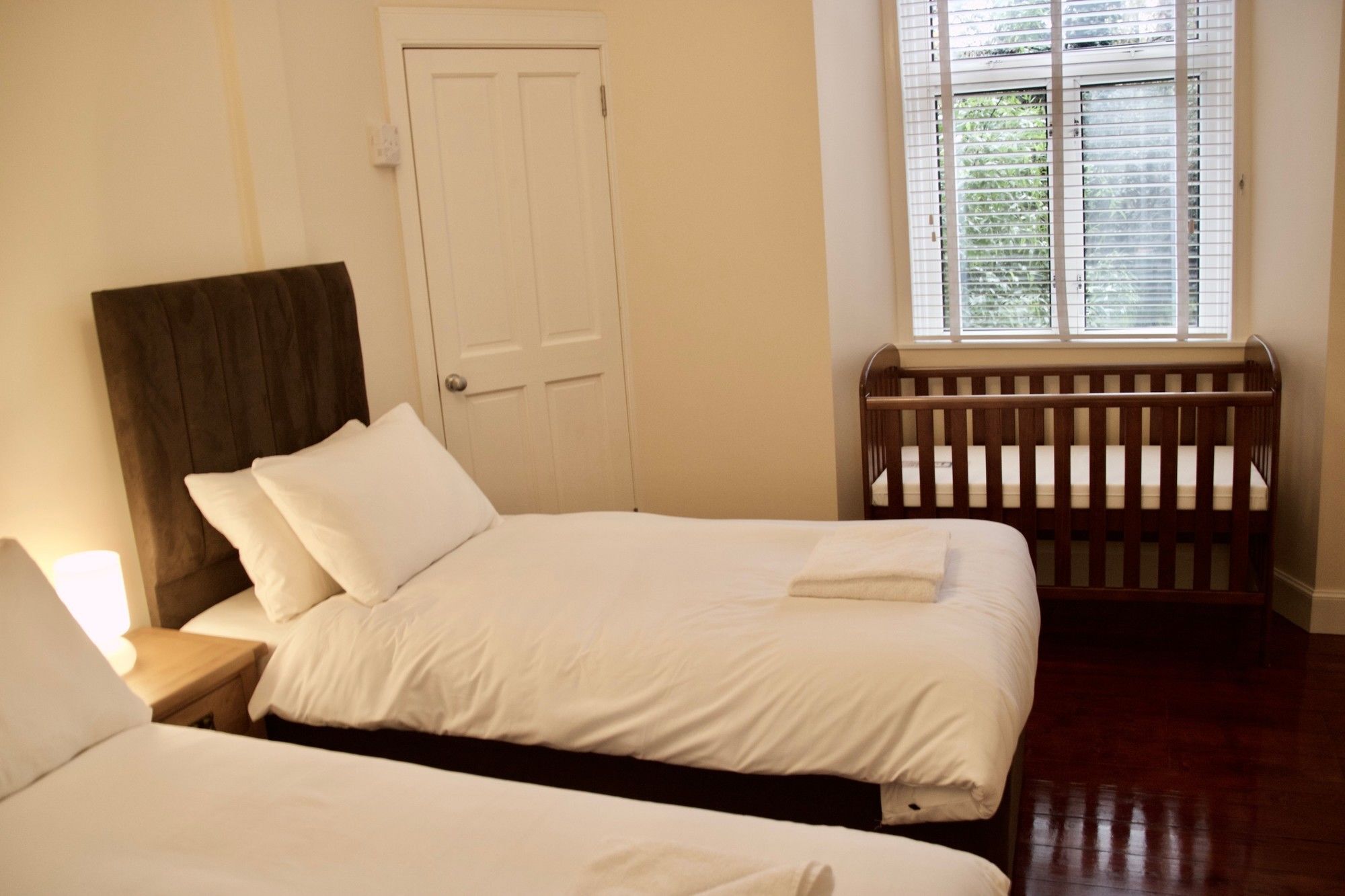 2 Bedroom Flat Off Leith Walk Accommodates 7 Édimbourg Extérieur photo